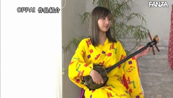 三線持って沖縄から上京してきたばかりの19歳！Hcup巨乳の島人AVデビューでイーヤーサーサー 楪カレンサンプル１