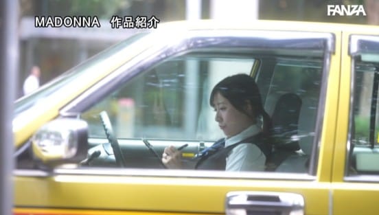 働く女は美しいー。都内在住 二児の母。 タクシードライバーの人妻 綾瀬凪 36歳 AVデビュー！！