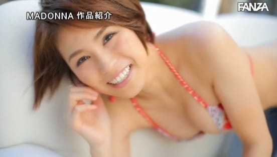 現役水着モデルの人妻 高槻れい 32歳 AVデビュー！！