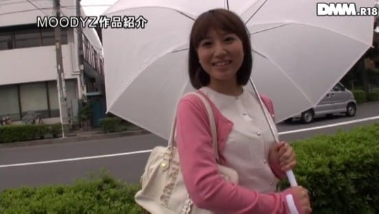 現役女子大生！！ 照れカワ、ふんわり18歳 AVデビュー！！ 初川みなみ