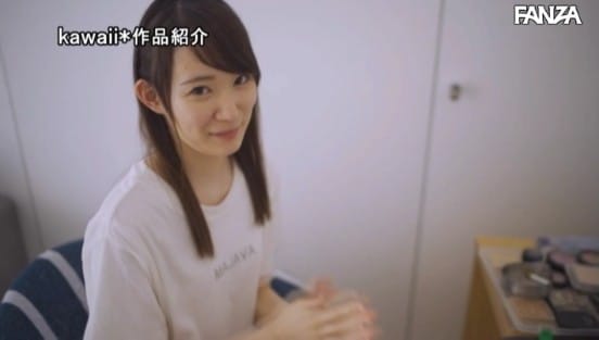 病みつきになるはにかみ笑顔＆ハニーボイス！超スリム美脚女子大生 琴石ゆめる 初めてのナカイキ＆初潮吹きAVdebut！！サンプル１