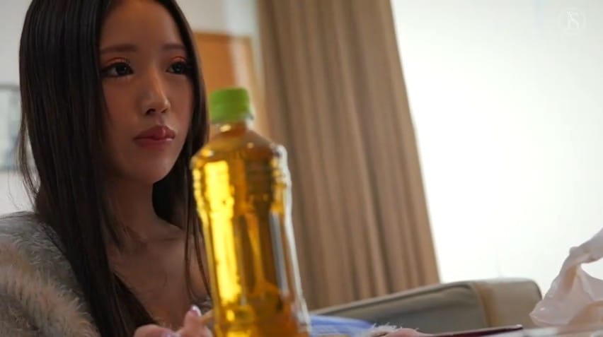 どうして浮気をやめないの？ 毎晩ただよう他の女のヴァギナ臭でアタシのプライドぼろぼろよ… 青嶋なづき