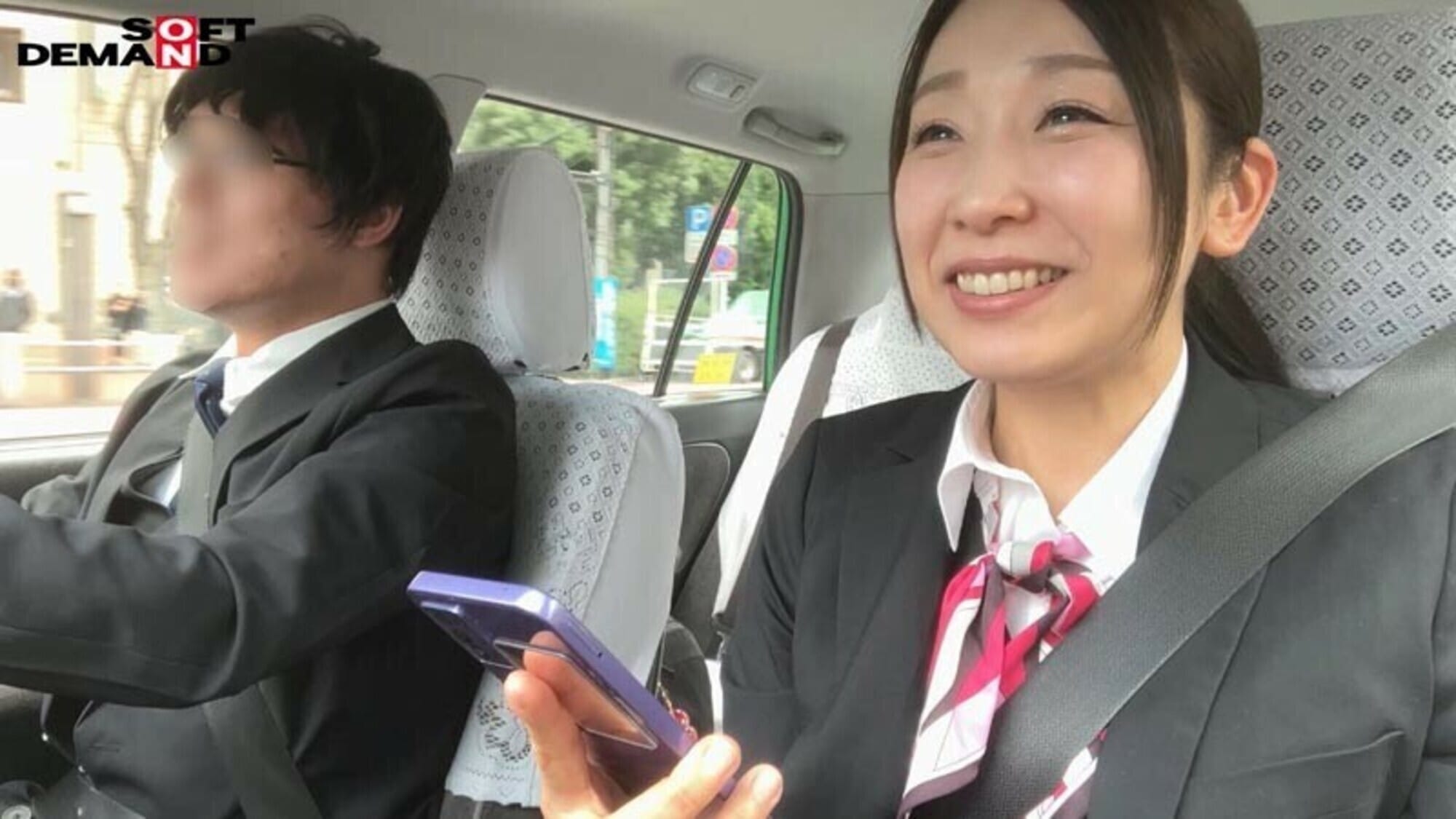 SNS総フォロワー9万人 人妻女性タクシードライバー 春木蘭子 45歳 AVDEBUT「丁寧な接客を心掛けていますが乱暴な不倫SEXが大好きです」