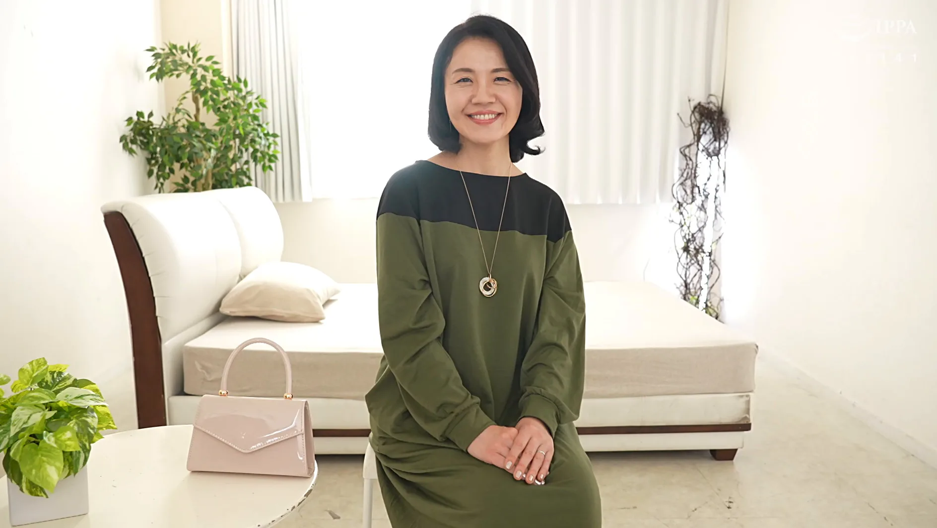 初撮り五十路妻ドキュメント 新堂かなえ
